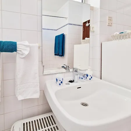 Rocha Concorde Vista Mar Апартаменты *